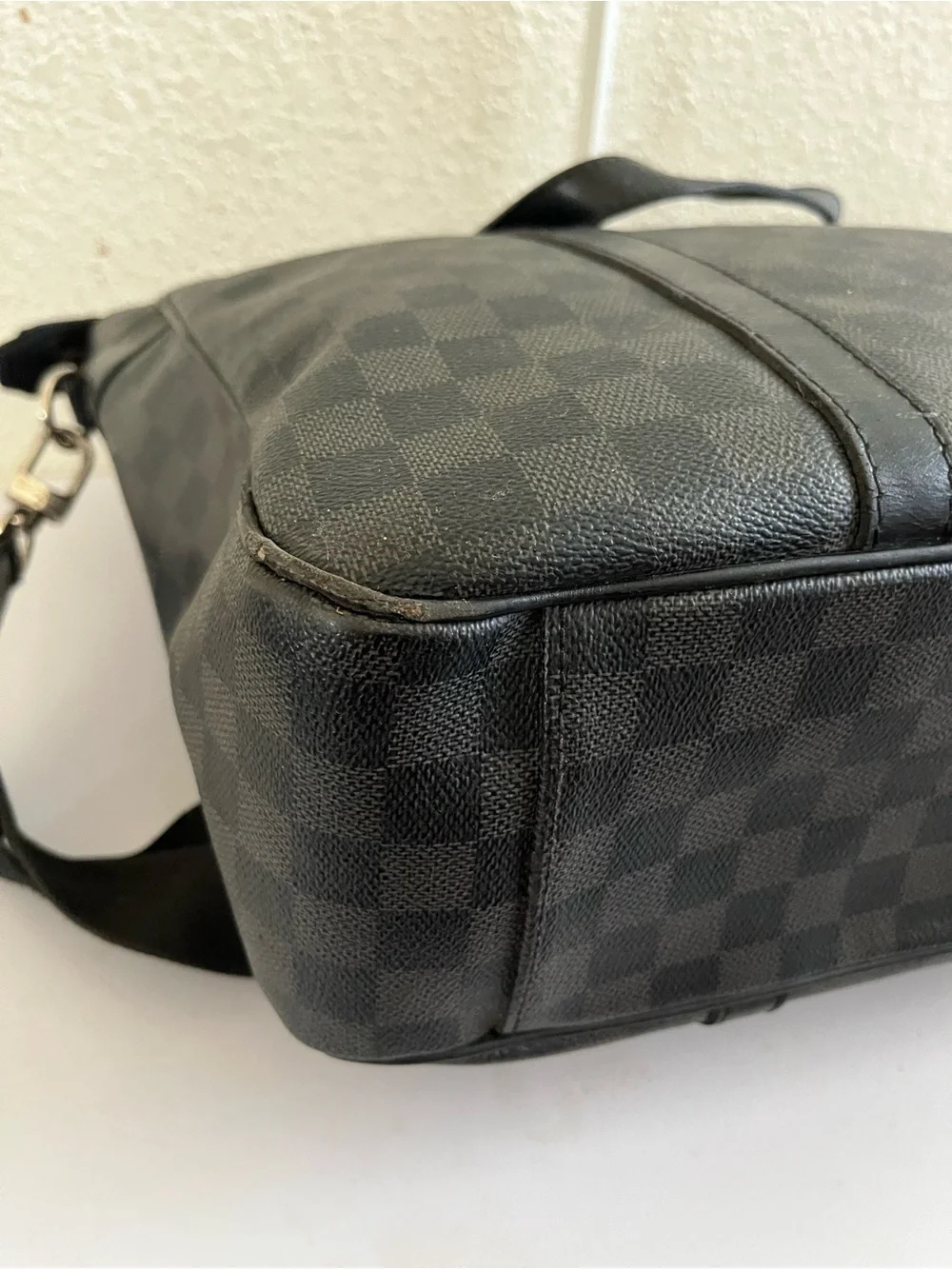 Louis Vuitton unisex Damier Graphite shoulder bag